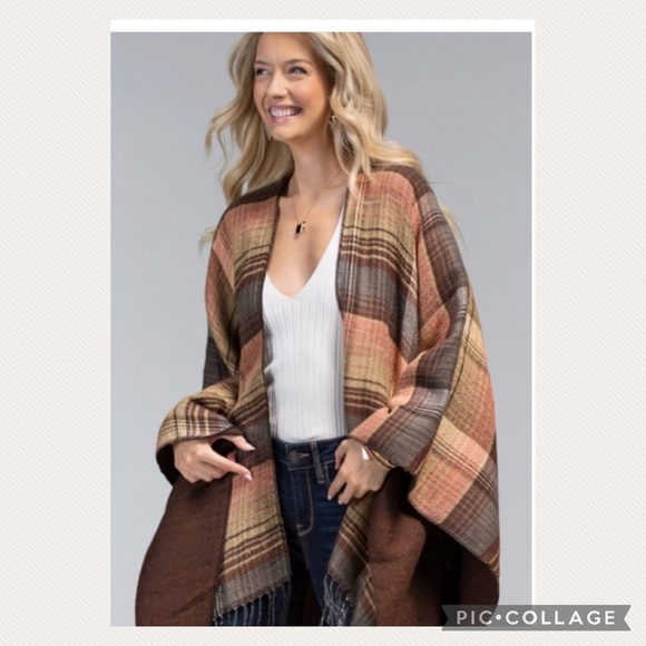 WRAPPED UP IN WINTER BERRY RUANA SCARF NWT - Picture 3 of 6